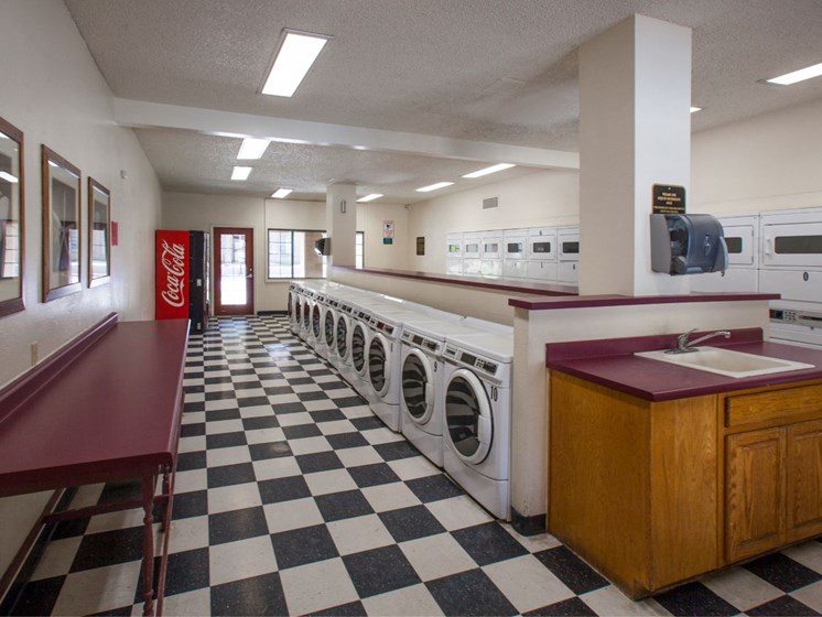 Community Laundry Facility at Cinnamon Tree Apartments in Albuquerque, MN